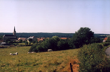Le village de Rémilly depuis le Charnay